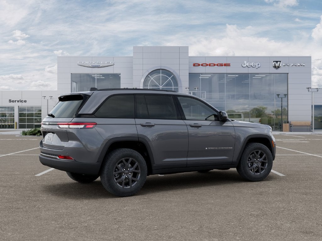 2027 Jeep Grand Cherokee GRAND CHEROKEE LAREDO X 4X4