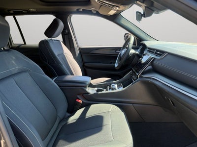 2025 Jeep Grand Cherokee Laredo X 4x4