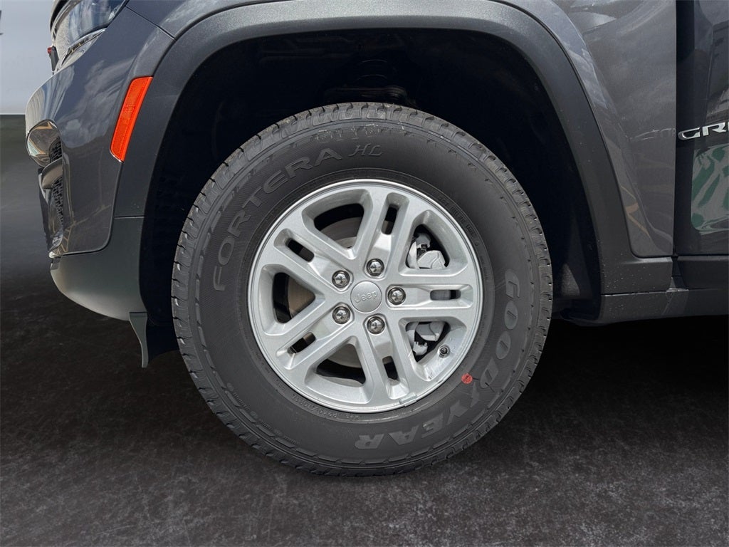 2025 Jeep Grand Cherokee GRAND CHEROKEE LAREDO 4X4