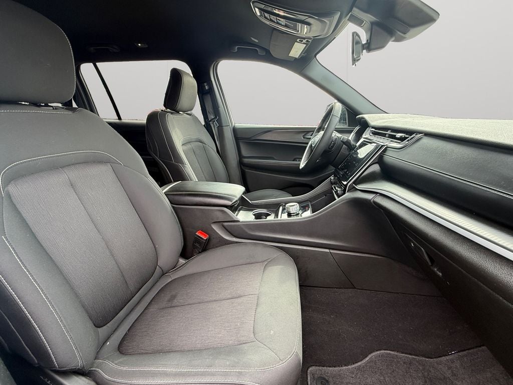 2025 Jeep Grand Cherokee L Laredo 4x4