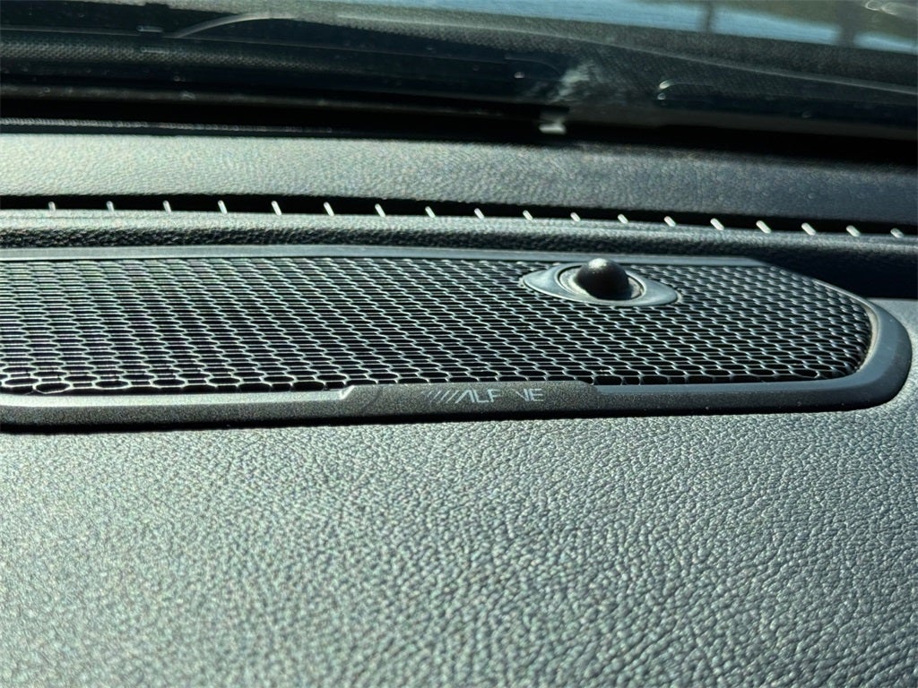 2019 RAM 1500 Laramie Crew Cab 4x4 5'7' Box