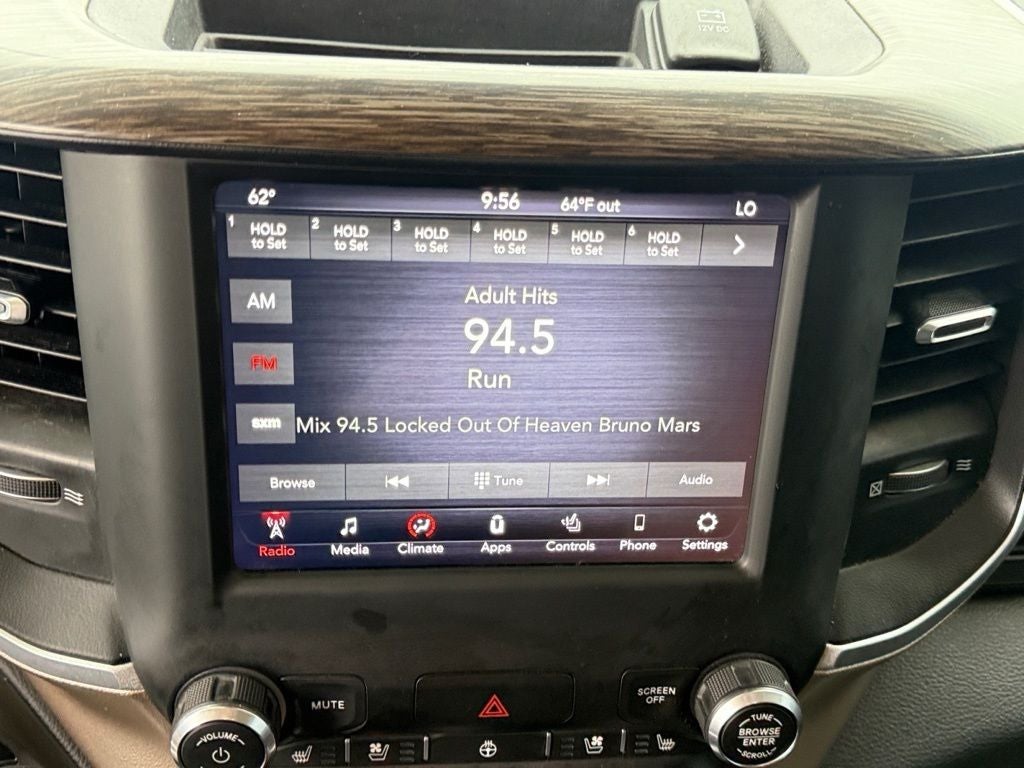 2020 RAM 1500 Laramie Quad Cab 4x4 6'4' Box