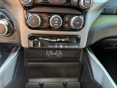 2020 RAM 1500 Big Horn Crew Cab 4x4 5'7' Box