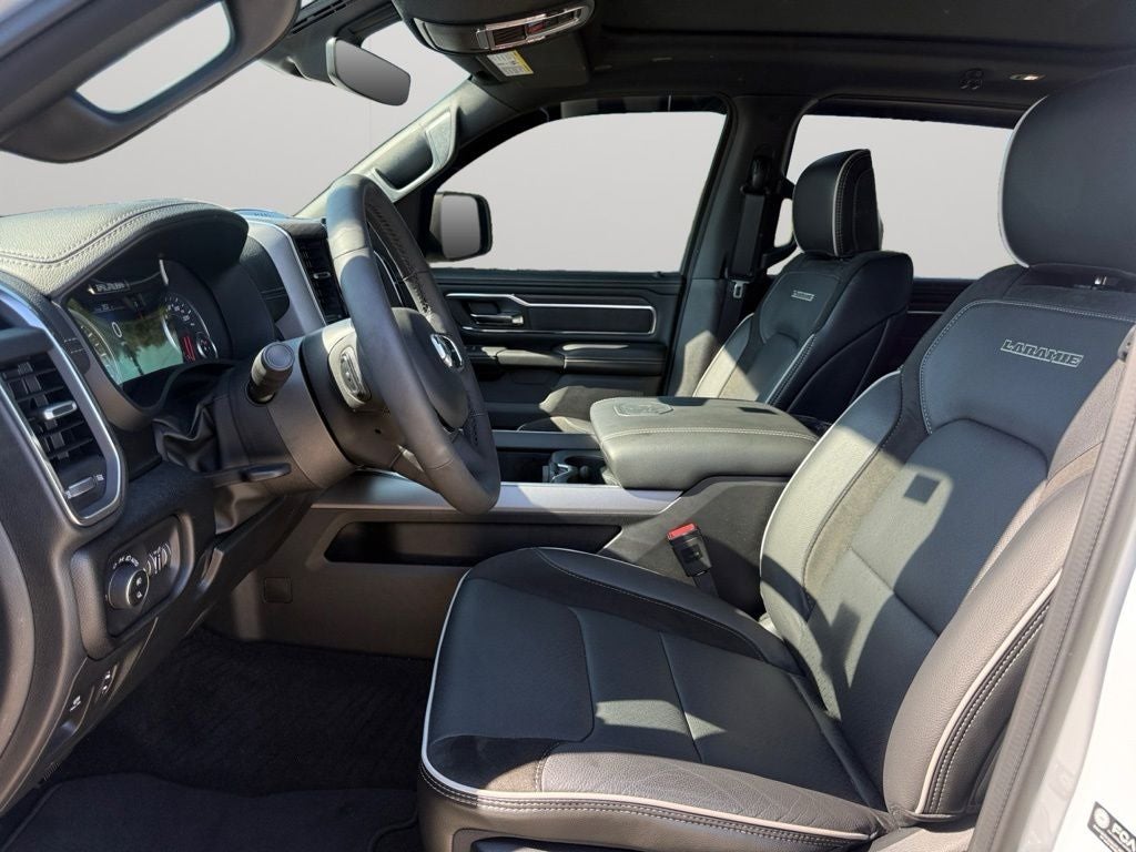 2026 RAM 1500 Laramie Crew Cab 4x4 5'7' Box