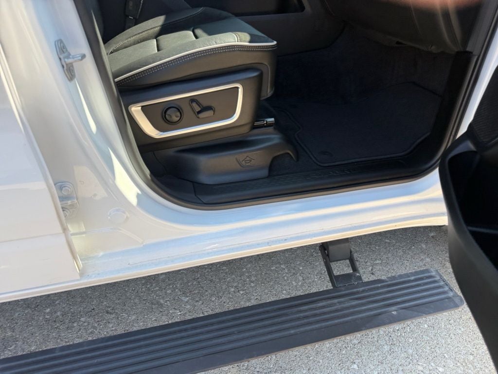 2026 RAM 1500 Laramie Crew Cab 4x4 5'7' Box