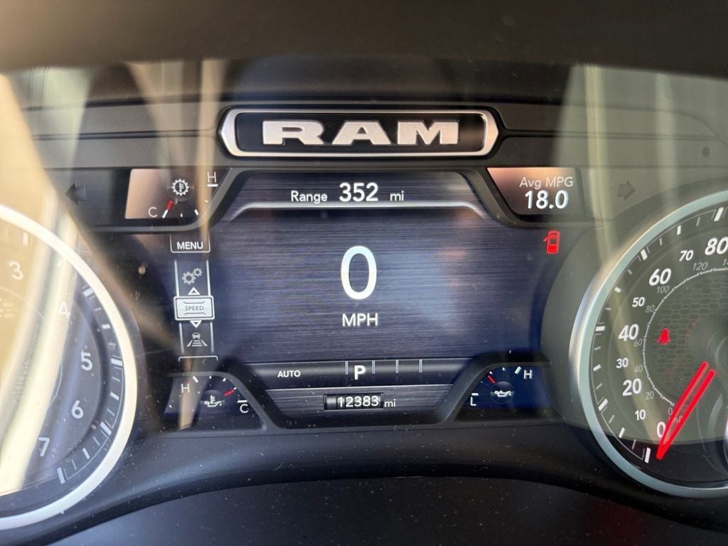 2026 RAM 1500 Laramie Crew Cab 4x4 5'7' Box
