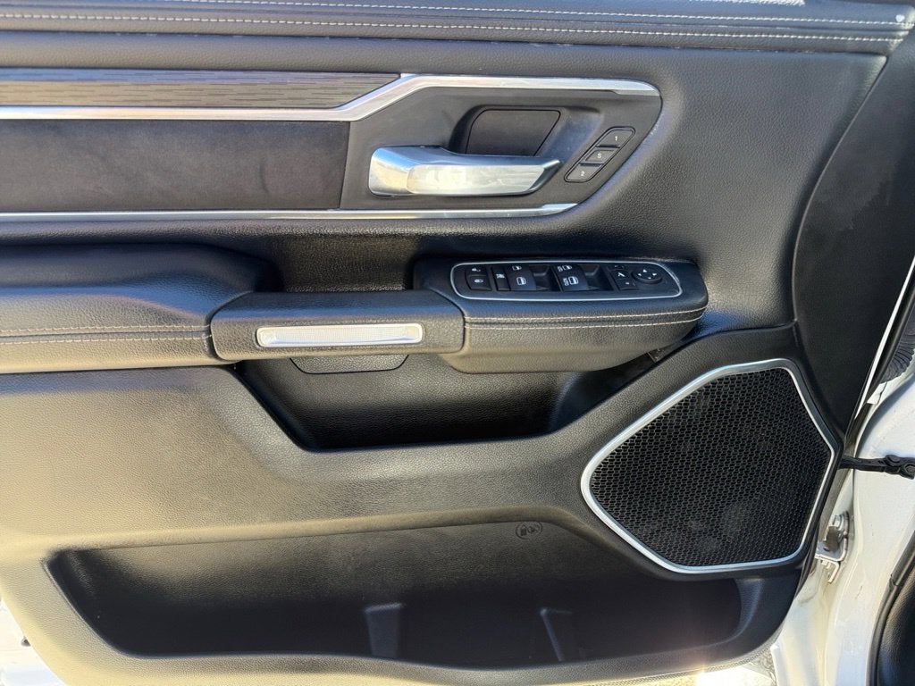 2023 RAM 1500 Laramie Crew Cab 4x4 5'7' Box