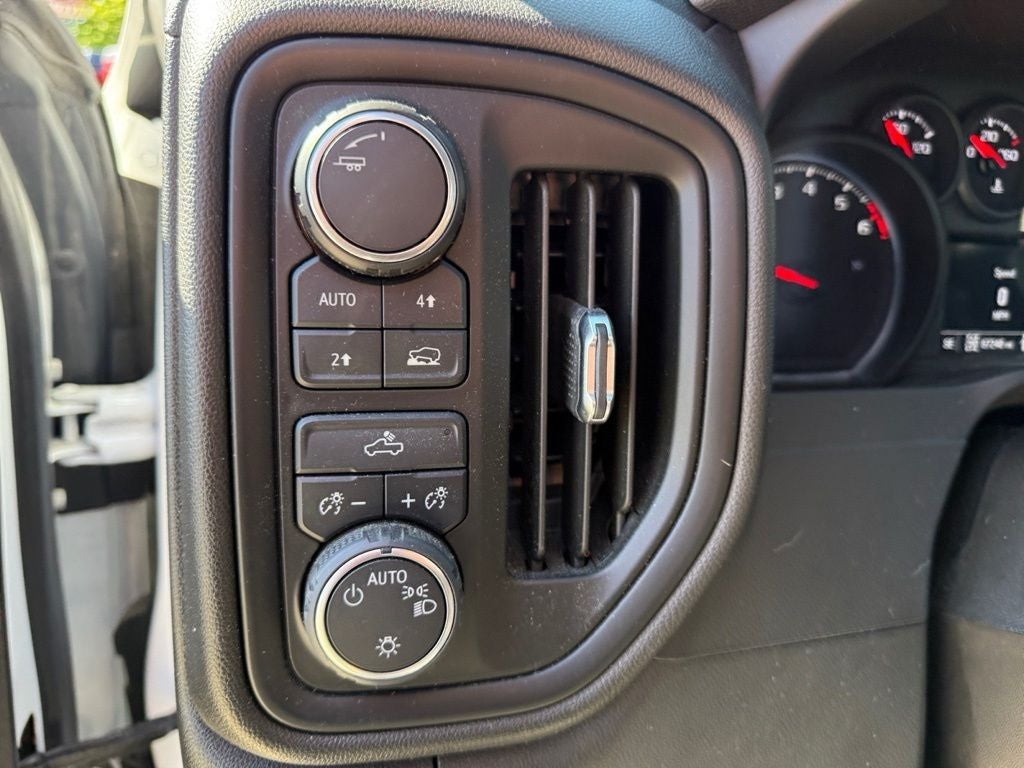 2021 Chevrolet Silverado 1500 4WD Crew Cab Short Bed Custom