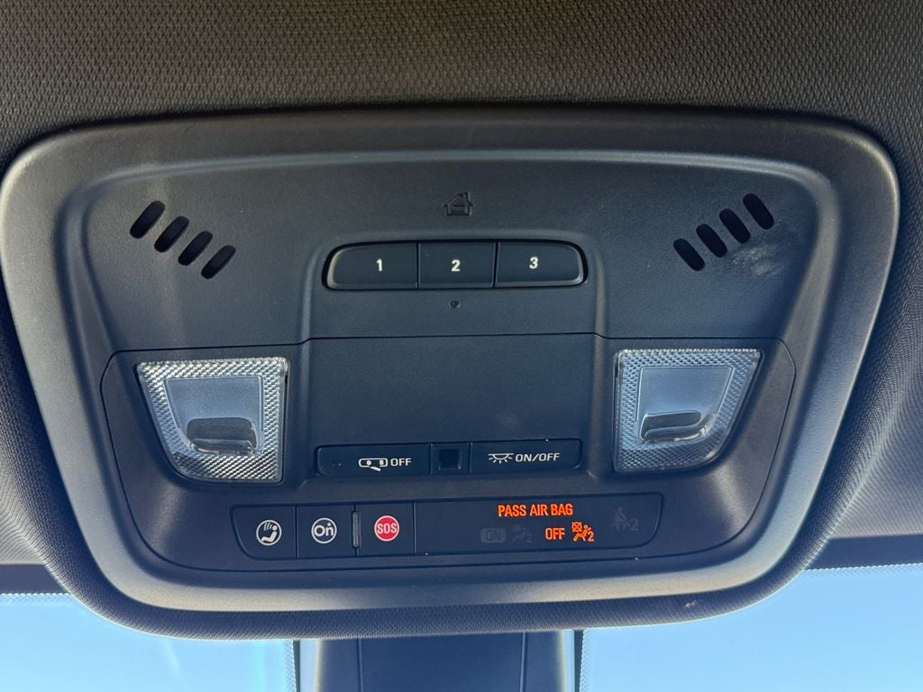 2022 Chevrolet Traverse AWD LT Cloth