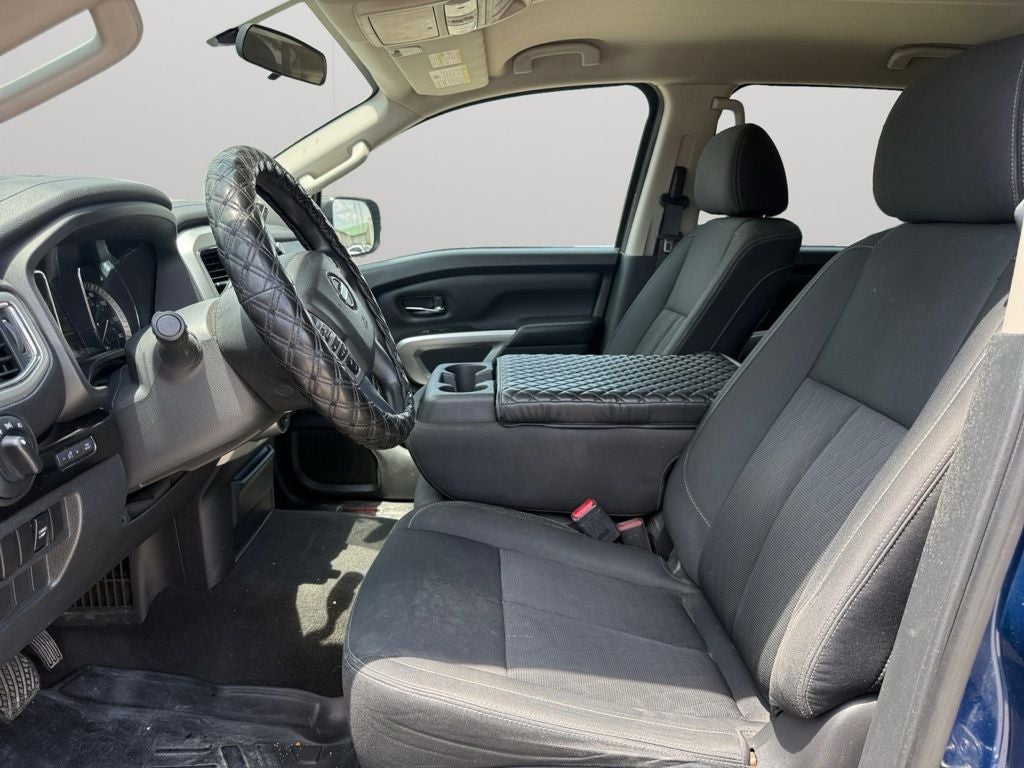 2019 Nissan TITAN SV