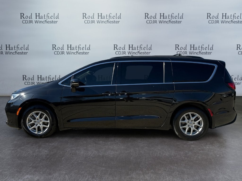 Used 2022 Chrysler Pacifica Touring L with VIN 2C4RC1BG2NR147240 for sale in Winchester, KY