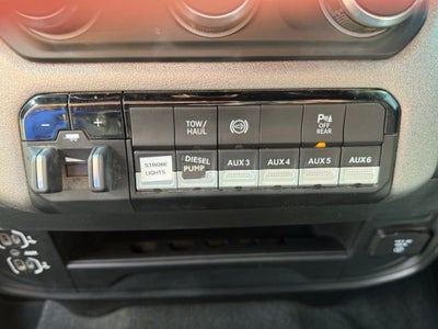 2023 RAM 2500 Tradesman Crew Cab 4x4 8' Box