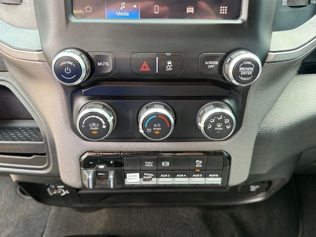 2023 RAM 2500 Tradesman Crew Cab 4x4 8' Box