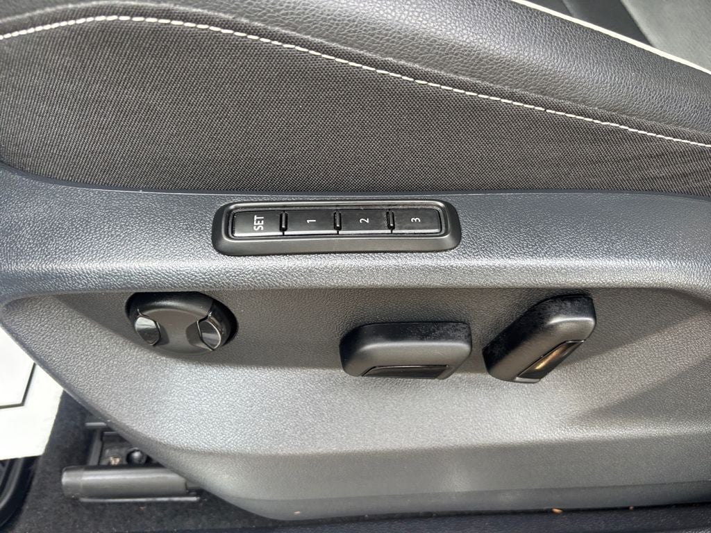 2023 Volkswagen Tiguan 2.0T SEL R-Line