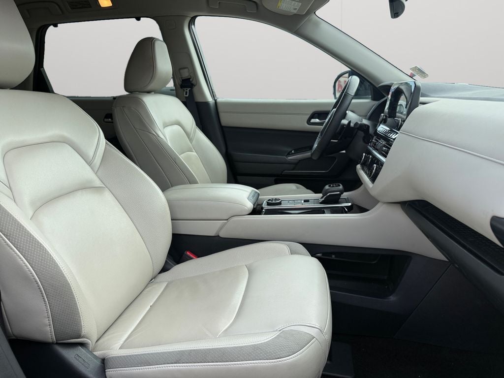 2024 Nissan Pathfinder SL 4WD