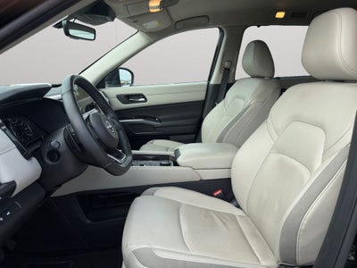 2024 Nissan Pathfinder SL 4WD