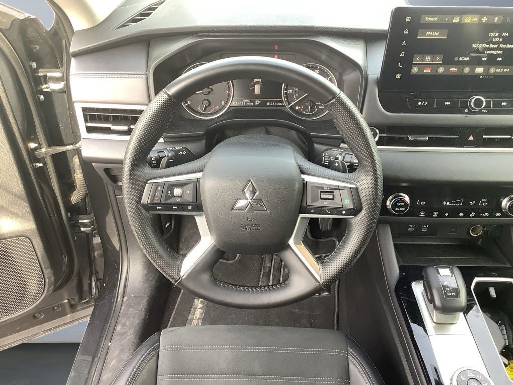 2025 Mitsubishi Outlander SE