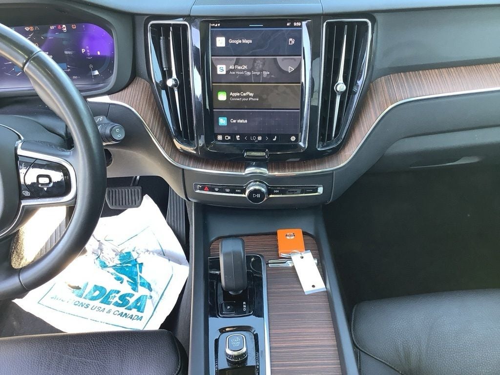 2024 Volvo XC60 B5 Plus Dark Theme