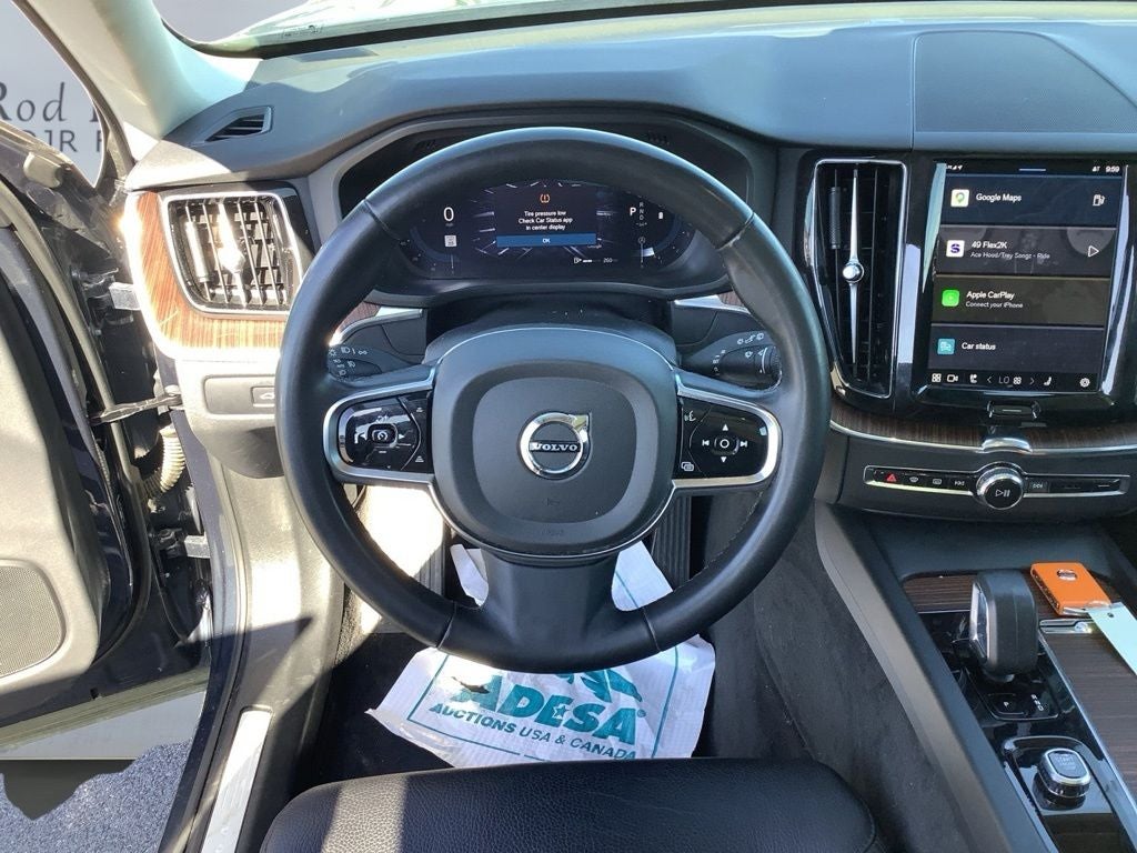 2024 Volvo XC60 B5 Plus Dark Theme