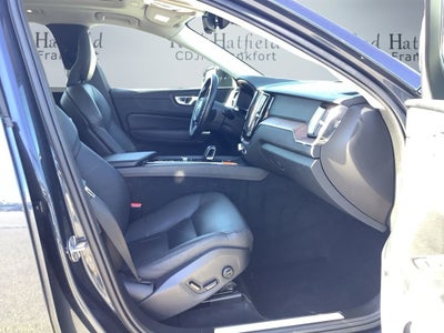 2024 Volvo XC60 B5 Plus Dark Theme
