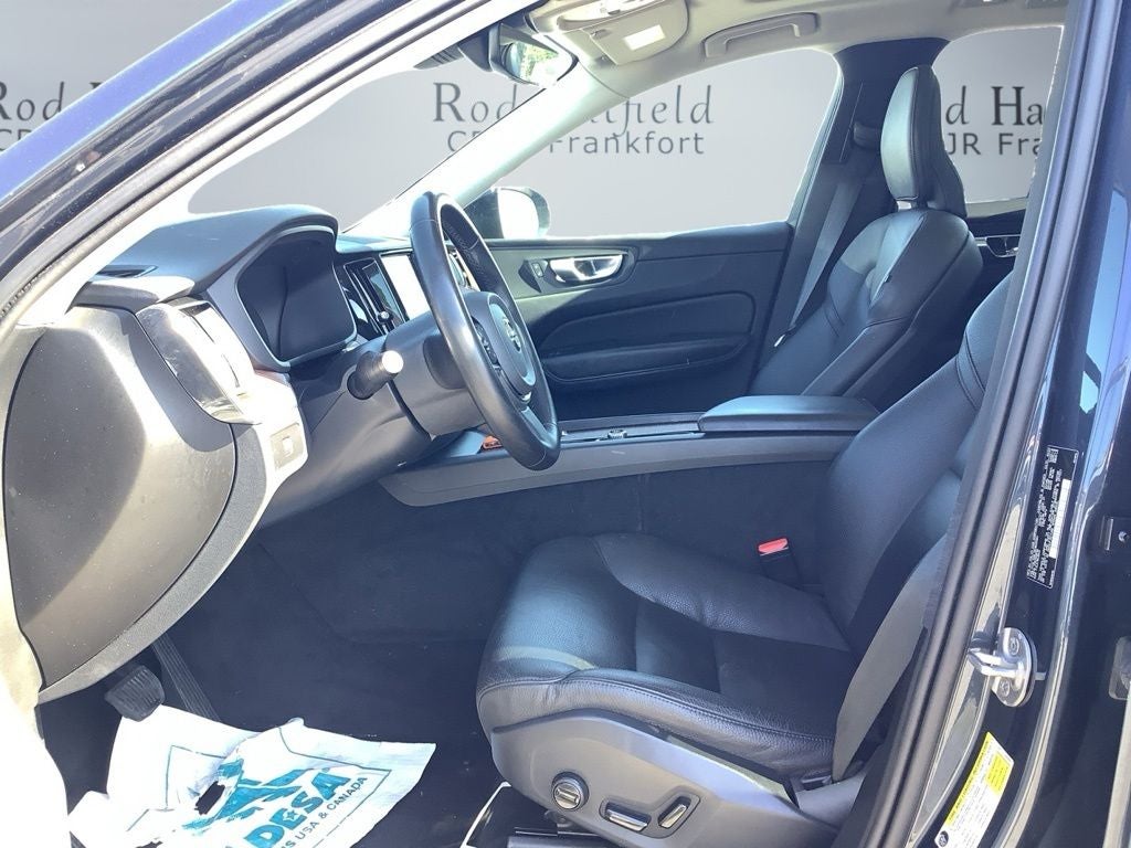 2024 Volvo XC60 B5 Plus Dark Theme